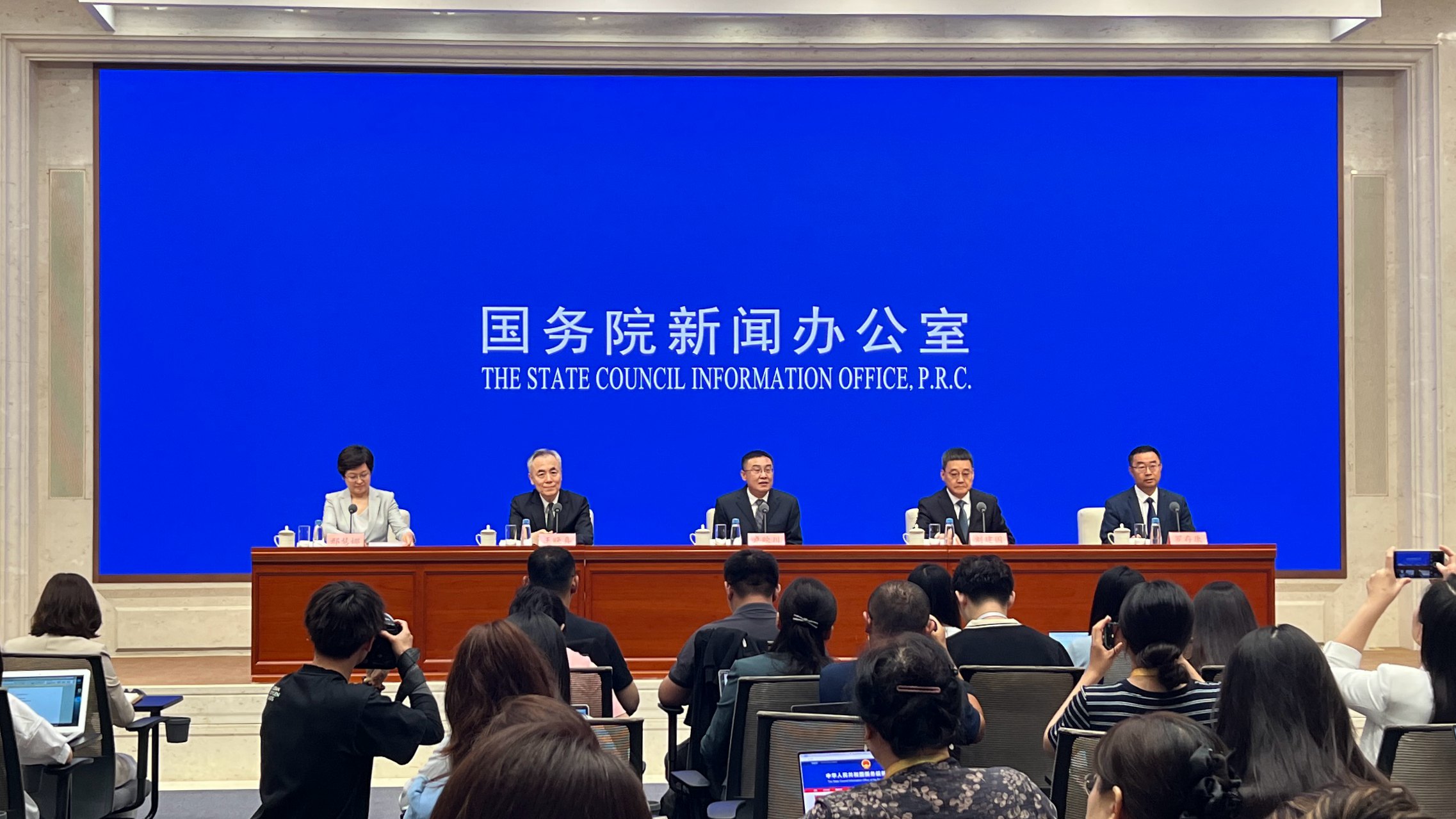 国新办就中国人民抗日战争暨世界反法西斯战争胜利80周年主题展览和推出优秀文艺作品、文艺活动有关情况举行发布会 